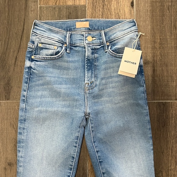 NWT MOTHER The Insider Crop Step Fray Jeans Size 32 - Picture 6 of 12